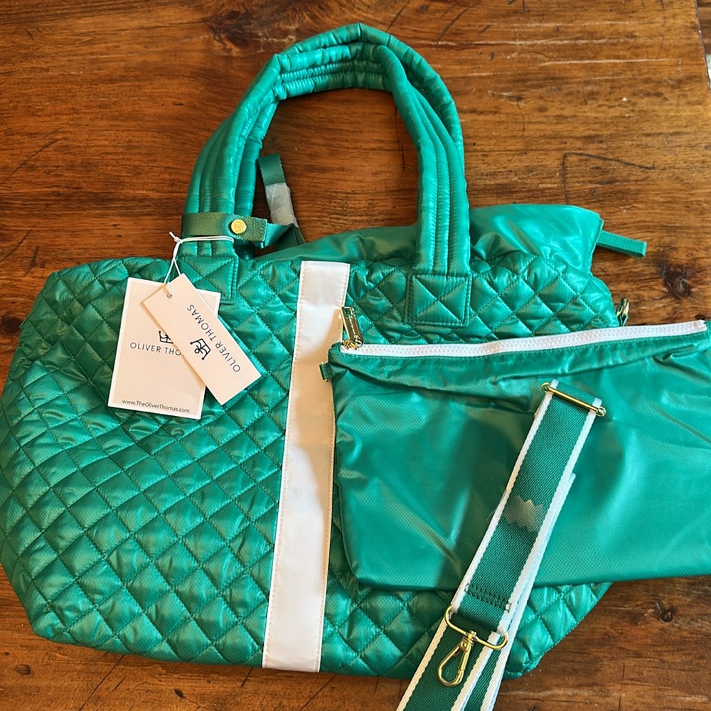 New with tags Oliver Thomas Kitchen Sink Tote in Kelly Green/White Stripe